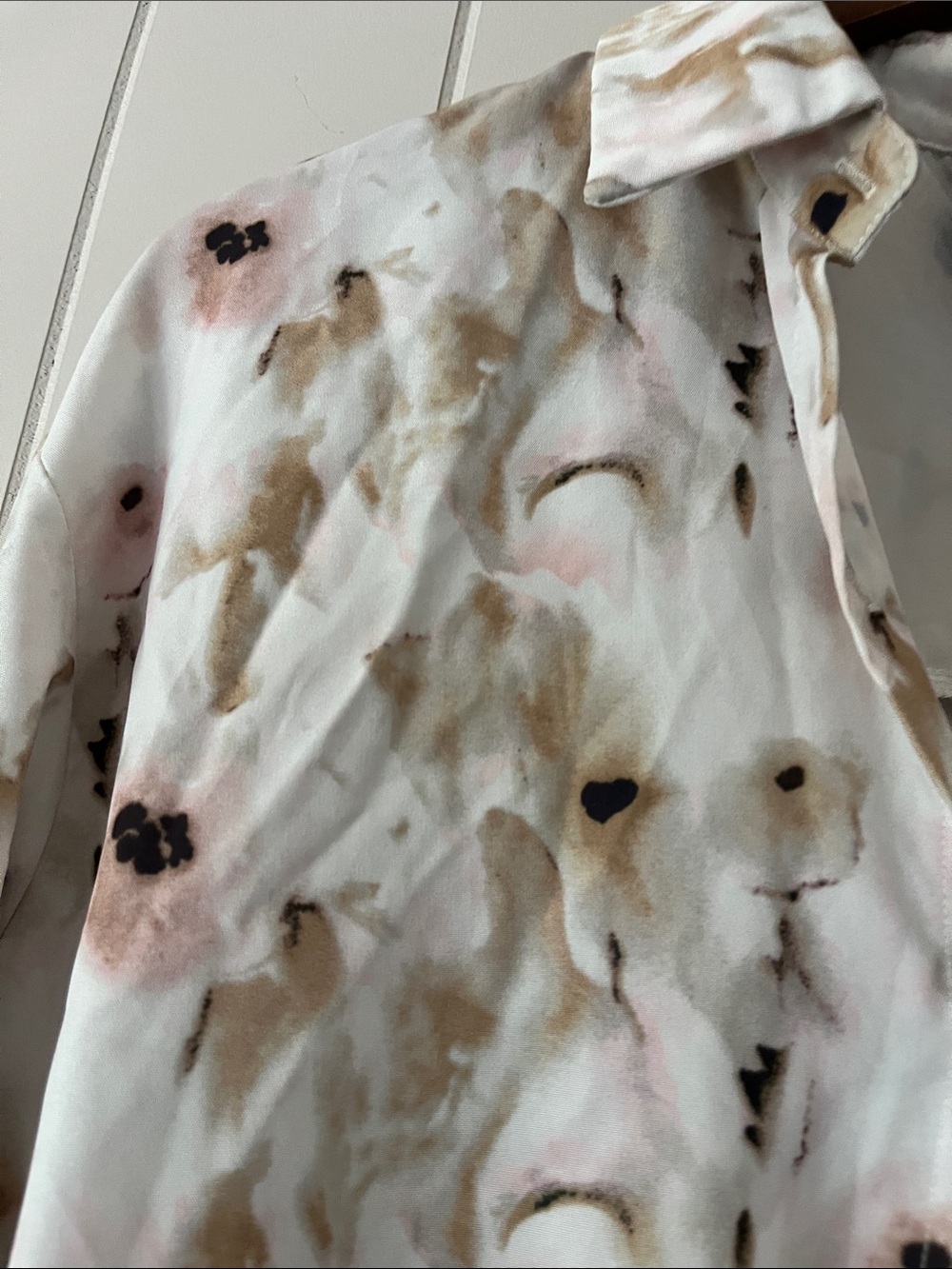 Floral Button-Up Blouse in Blush & Taupe - Picture 3 of 7